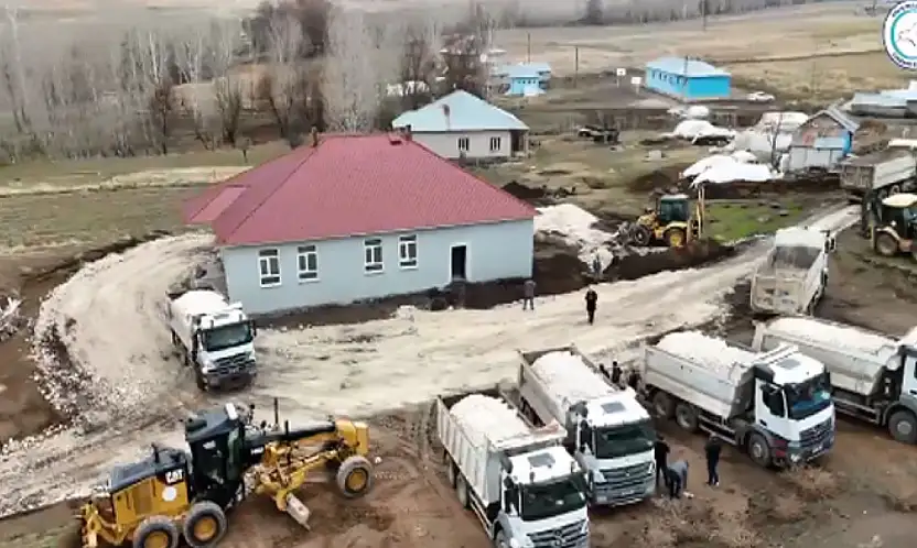 Abdal Mezrası Mahallesi'nde taziye evlerinin zemini yenilendi