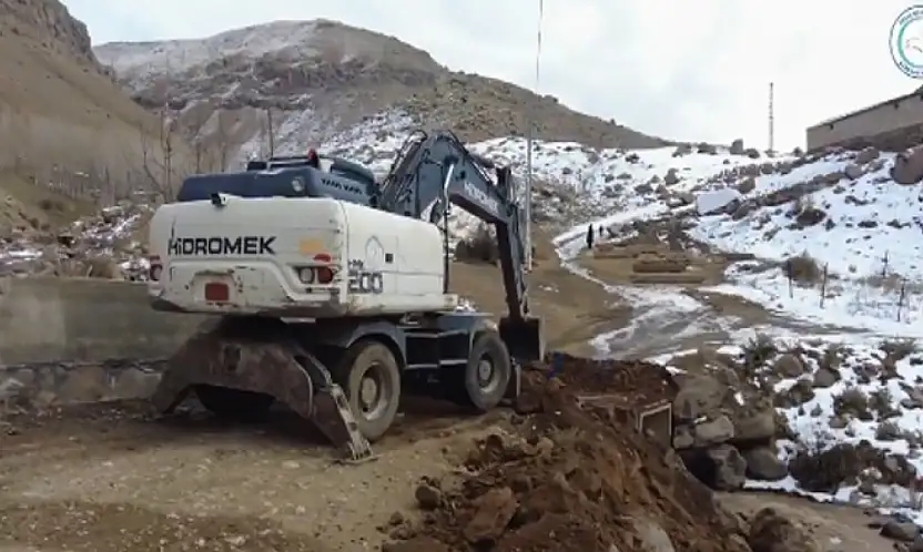 Ağırkaya Mahallesi'nde su tahliyesi çalışması