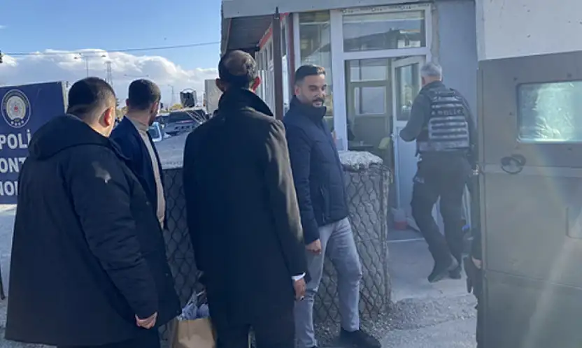 AK Parti Gençlik Kolları'ndan Kampüs Polis Noktasına ziyaret