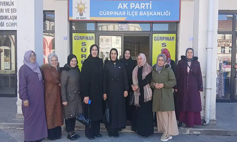 AK Parti Gürpınar İlçe Kadın Kolları haftalık değerlendirme toplantısını gerçekleştirdi