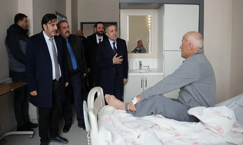 AK Parti heyetinden hastane ziyareti