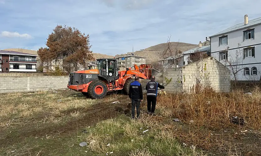 Akköprü'de sorunlu ahır kaldırıldı