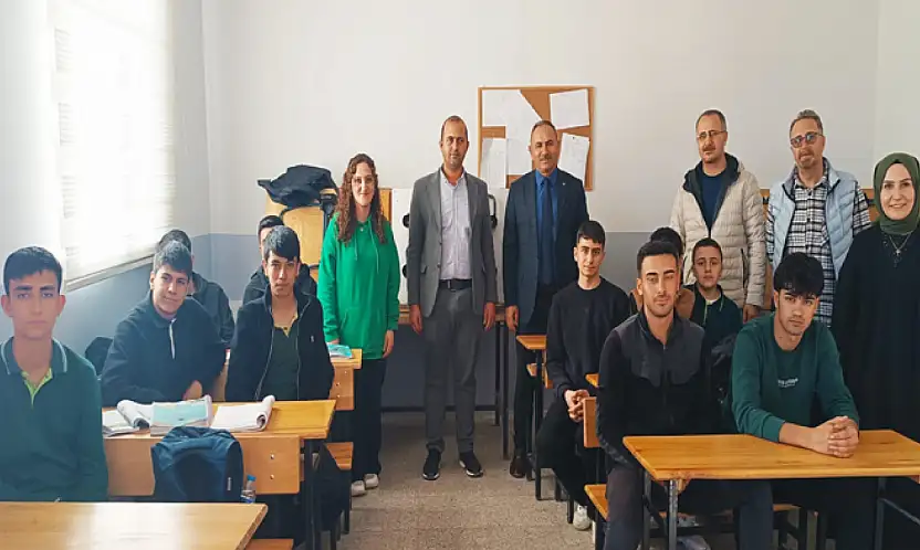 Alhan'ın okul ziyaretleri sürüyor