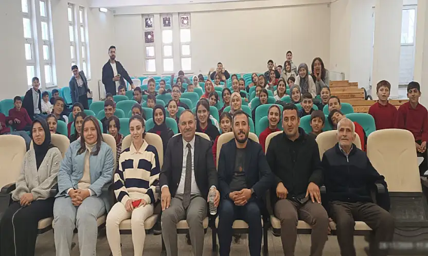 Alhan öğrencilerle kariyer ve kişisel gelişim üzerine buluştu