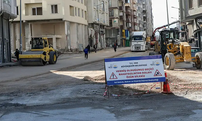 Altaylı ve Oğuz caddelerindeki yenileme çalışmaları sürüyor