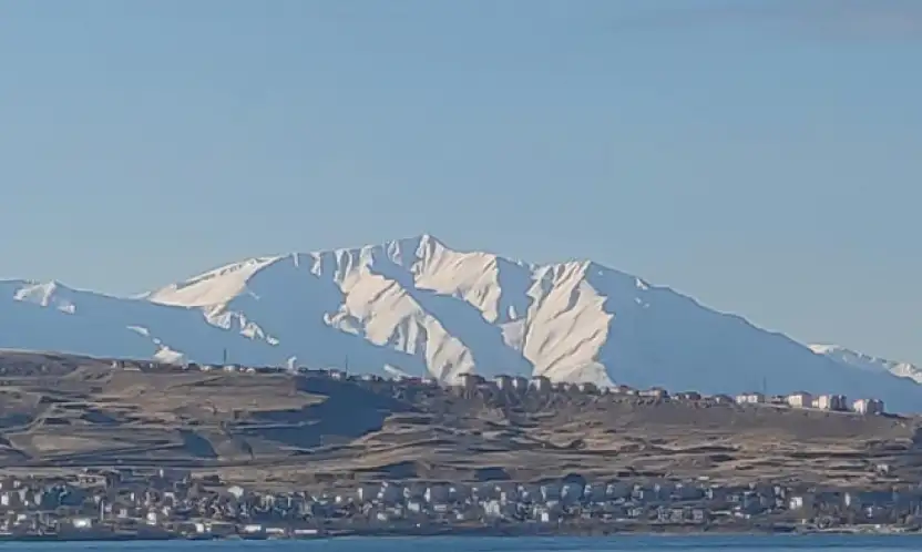 Artos Dağı beyaz gelinliğini giydi