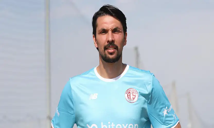 Başarılı file bekçisi Alperen Uysal Vanspor'da