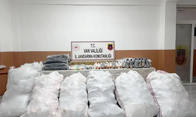 Başkale'de 4 milyon 163 bin TL değerinde kaçak malzeme ele geçirildi