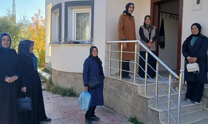 Başkan Ilıkan Hoşap Mahallesi'nde kadınlarla buluştu