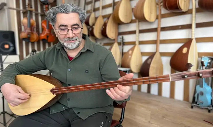 Bir ağaca ses veren usta: Van'dan dünyaya bağlama ihracatı