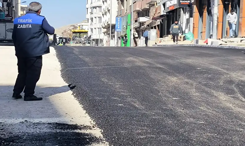 Büyükşehir Belediyesi'nin yol çalışmaları sürüyor