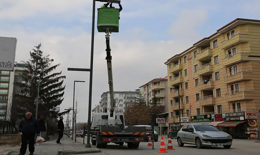 Büyükşehir'den, dekoratif sokak lambalarına bakım ve onarım