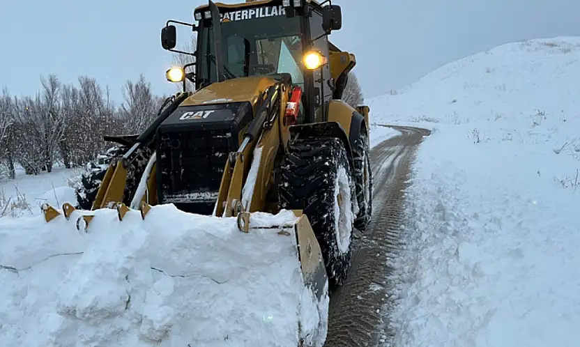 Büyükşehir'in karla mücadele çalışmaları sürüyor