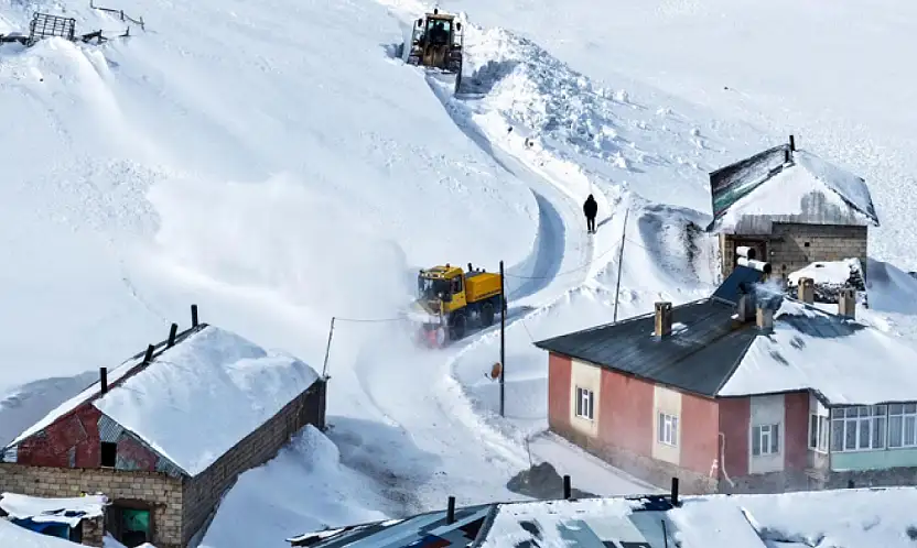 Büyükşehir kırsalda karla mücadelesini sürdürüyor