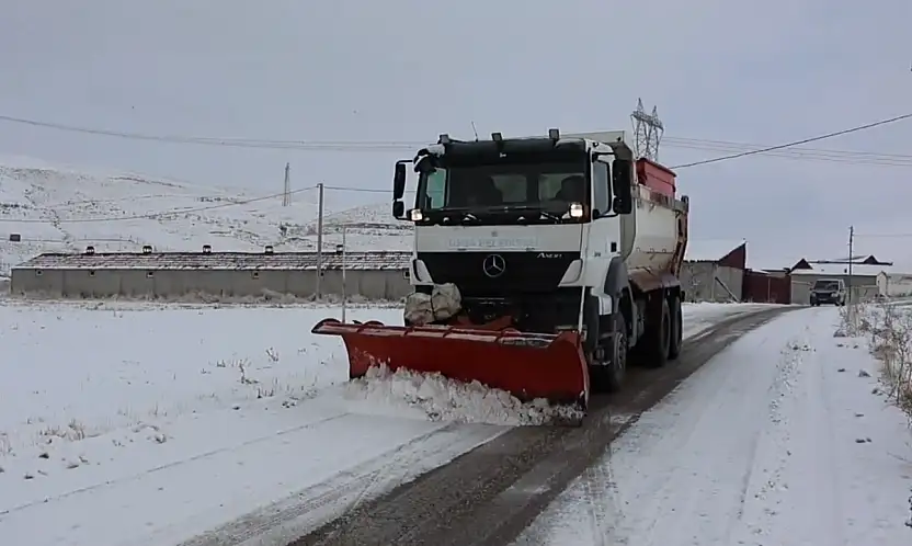 Çobanoğlu ve Yeşilsu Mahallelerinde kar çalışması