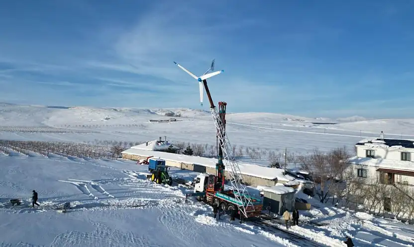 Dededen kalma mesleğini geliştirerek rüzgârgülü imalatı yapıyor