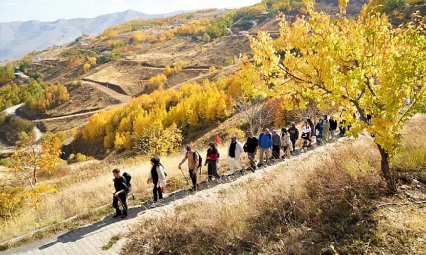 Doğaseverler sonbaharın güzelliklerini keşfediyor