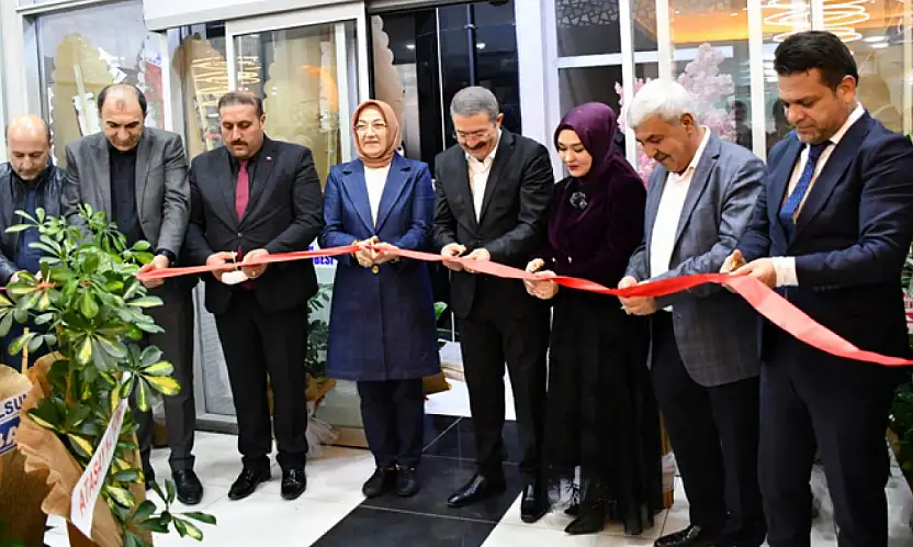 Dr. Ayşe Betül Tali'nin özel kliniği hizmete açıldı