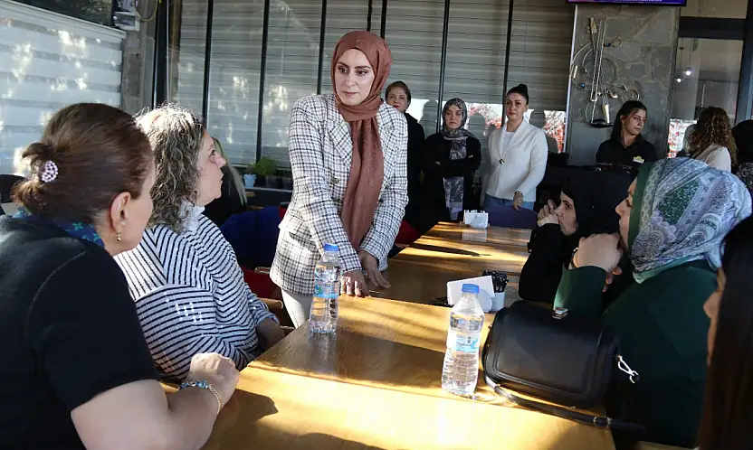 Edremit Belediyesi, 25 Kasım kapsamında engelli kadınlarla bir araya geldi