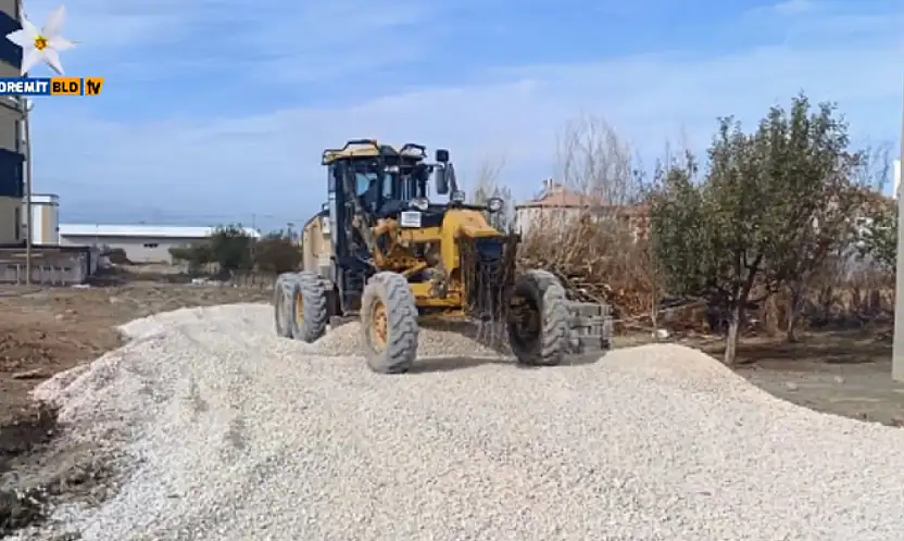 Edremit Belediyesi yol çalışmalarına hız verdi