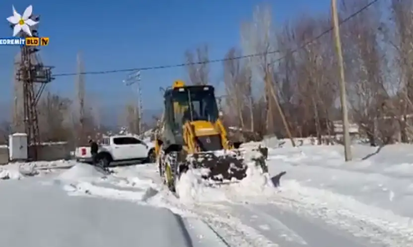 Edremit'te kar temizleme çalışmaları tamamlandı