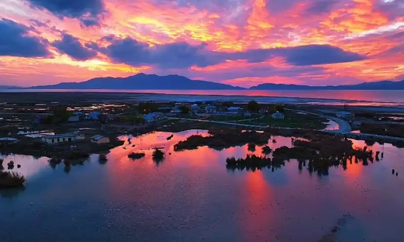 Erçek Gölü'nde muhteşem günbatımı