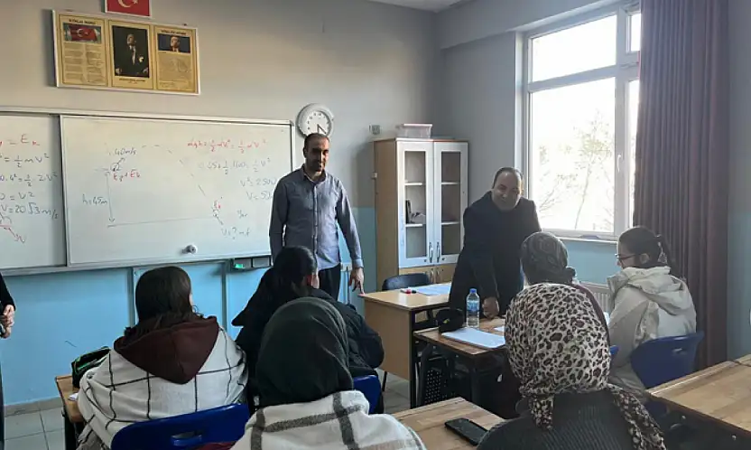 Erciş İlçe Milli Eğitim Müdürü Deniz, DYK kurslarını yerinde inceledi