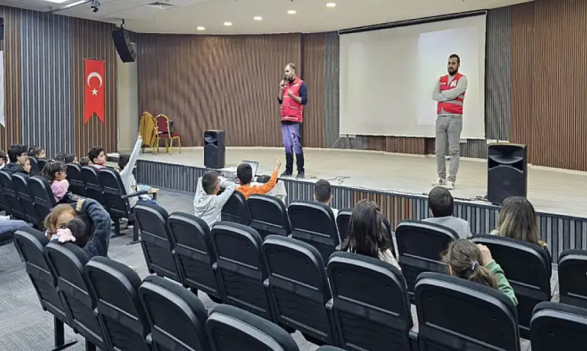 Erciş Kızılay Şubesi'nden Kızılay Haftası etkinliği