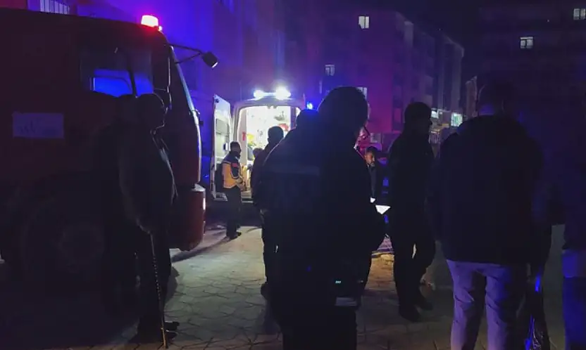 Erciş'te apartmanda yangın