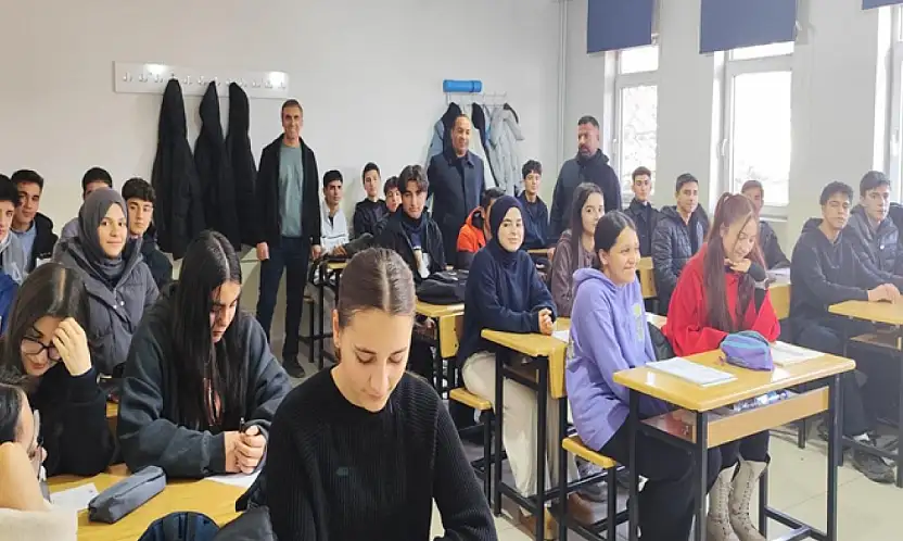 Erciş'te Etüt VAN deneme sınavı süreci değerlendirildi