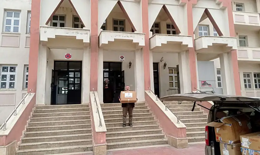 Erciş'te öğrenci ve ailelere anlamlı destek