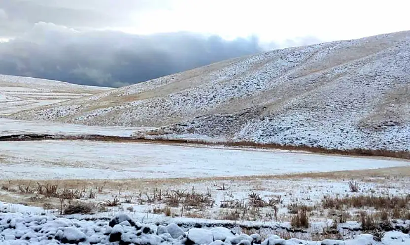 Erek Dağı beyaz örtüyle kaplandı