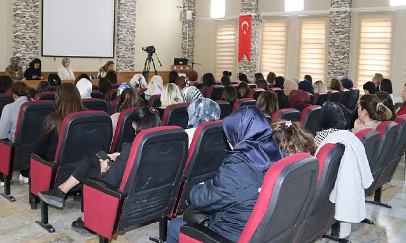 Eşbaşkan Koç, kadın personellerle buluştu