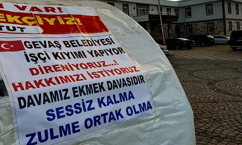 Gevaş'ta işten çıkarılan işçilerin eylemi sürüyor