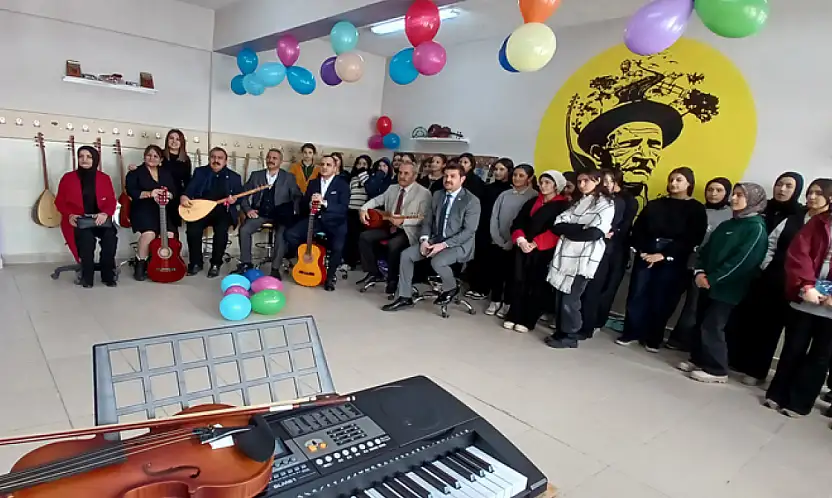 Gönül Dostları Derneği'nden örnek proje: Kevenli'de müzik sınıfı açıldı