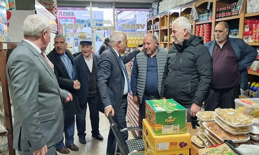 Güngöralp, Çaldıran'da esnafları ziyaret ederek sorunları dinledi