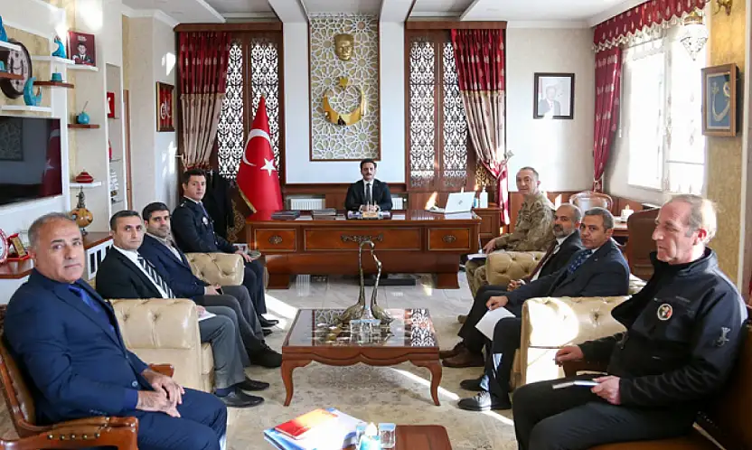 Gürpınar'da kış öncesi değerlendirme toplantısı yapıldı