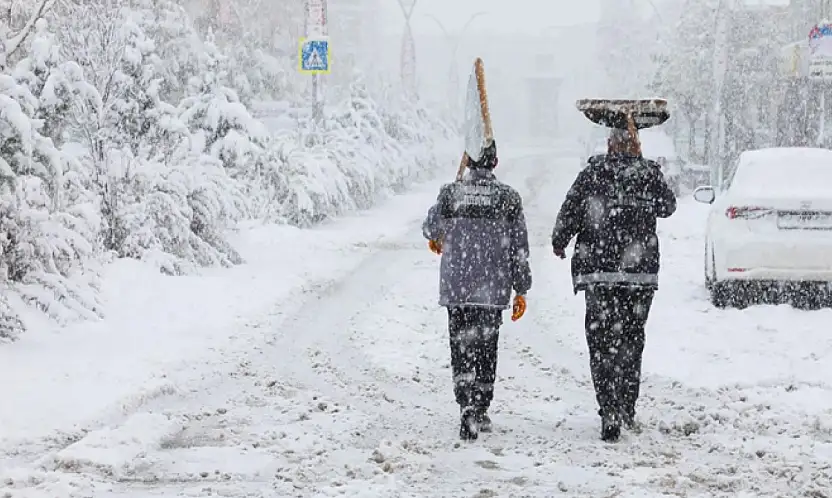Gürpınar Kaymakamlığı'ndan çığ uyarısı