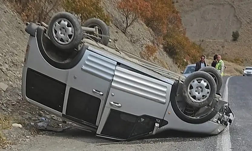 Hakkari-Van karayolunda trafik kazası