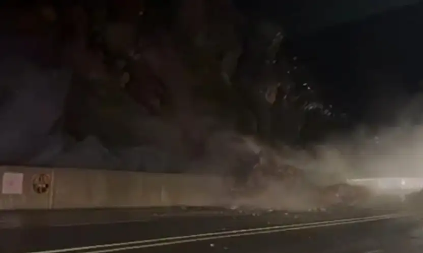 Hakkari-Van yolunda heyelan