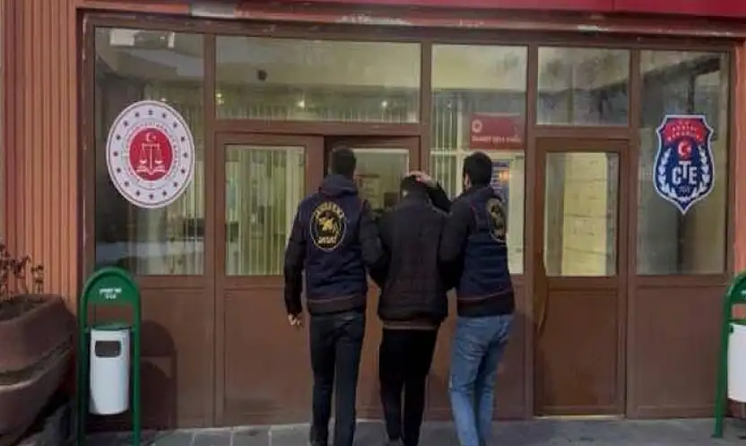 Hakkari ve Van'da aranan 2 şahıs yakalandı