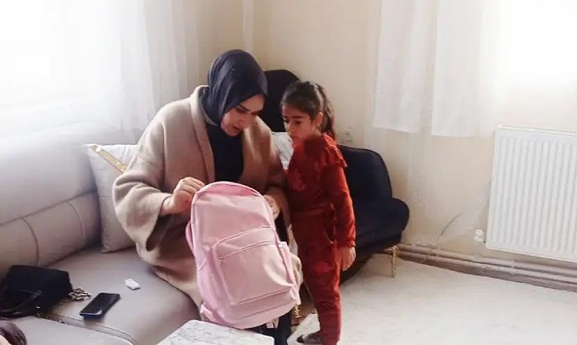 Ilıkan'dan ihtiyaç sahibi öğrencilere kırtasiye desteği