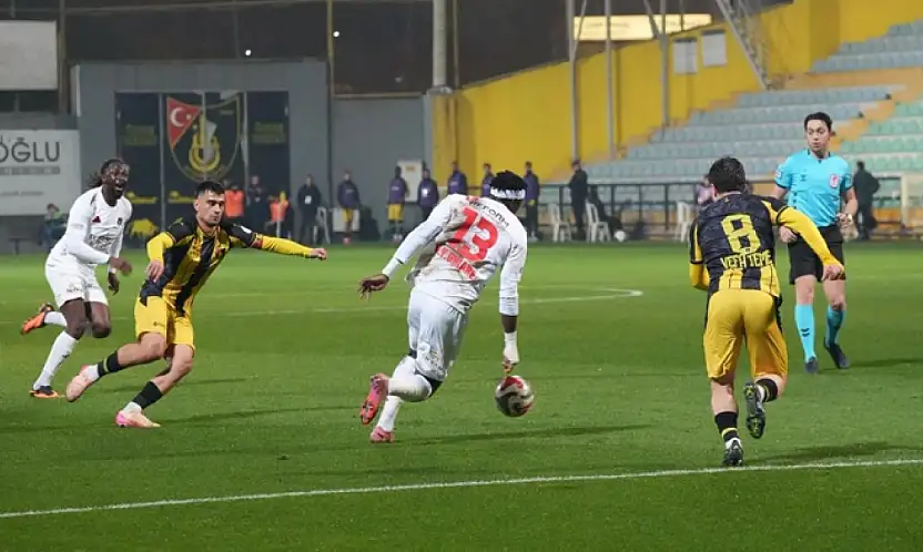 İlk devre Adana Demirspor–İstanbulspor maçıyla tamamlanacak