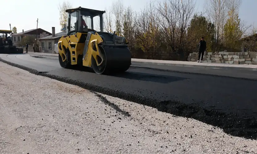 İpekyolu Belediyesi yol çalışmalarını sürdürüyor