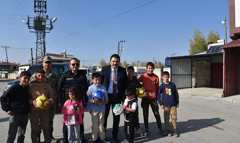 İpekyolu'nda minik yürekler sanatla buluştu