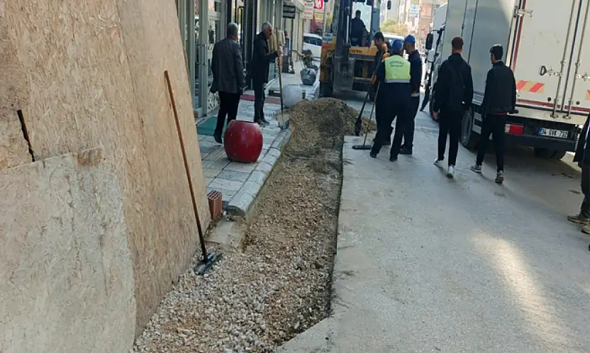 İpekyolu'nda yol bakım onarım çalışması