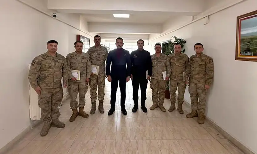 Jandarma personeline başarı belgesi verildi