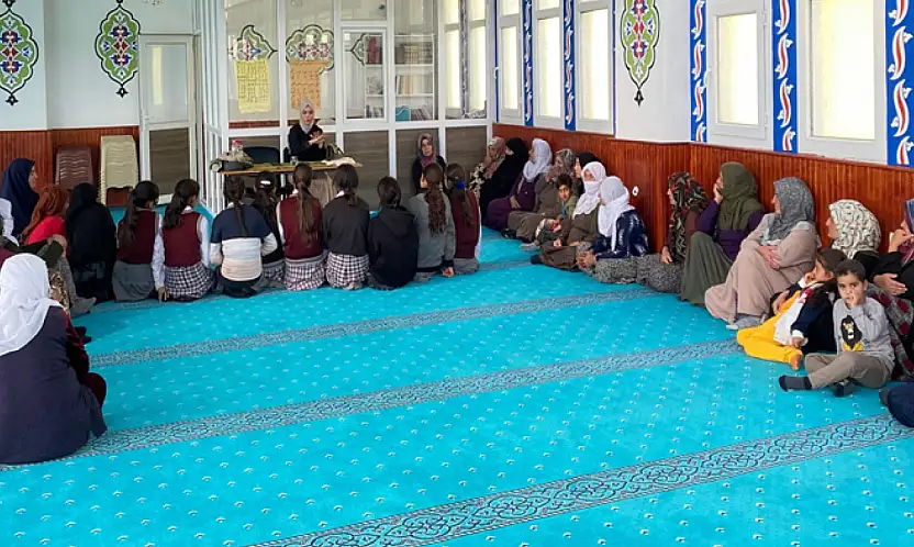 Kadınlara Yönelik 'En Değerli Sığınağımız Aile' semineri