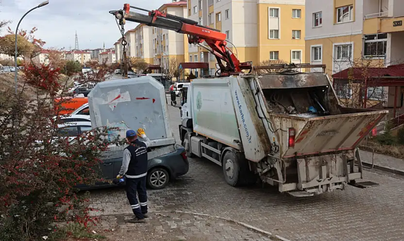 Kalecik TOKİ'de çevre temizliği çalışması