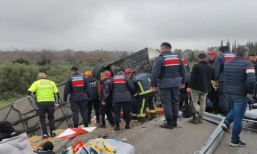 Katliam gibi kaza! 8 kişi hayatını kaybetti